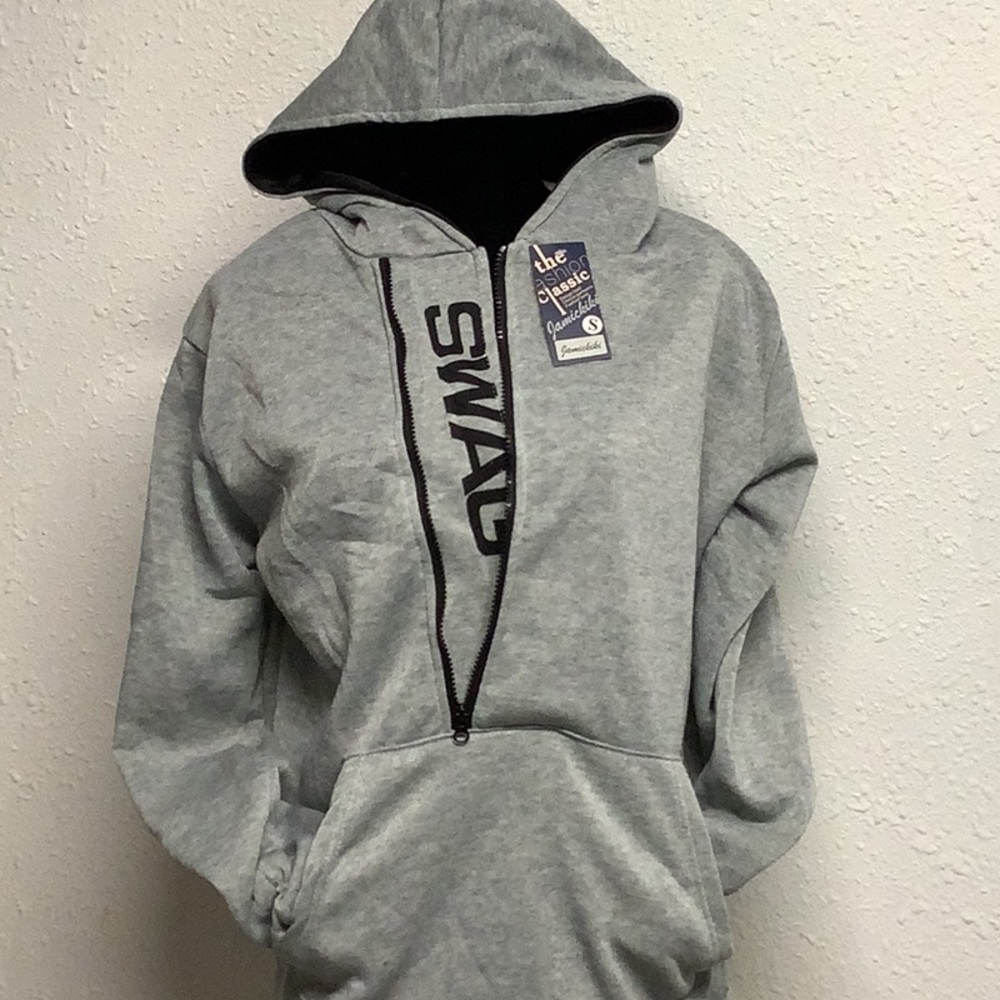 The fashion classic jamickiki gray pullover sweater size small